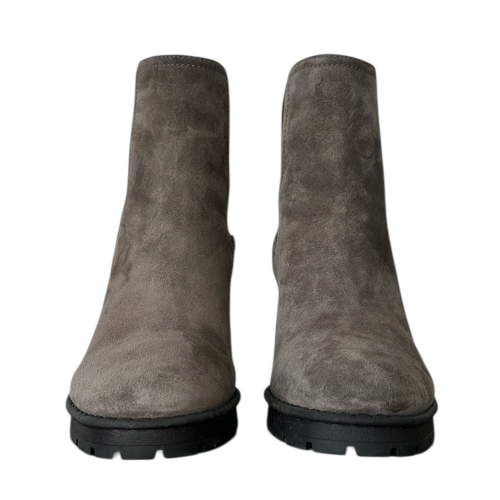 Vince Henderson Chelsea Ankle Boot Gray Suede Leather Chunky Heel Bootie Size 9‎ - Picture 2 of 9